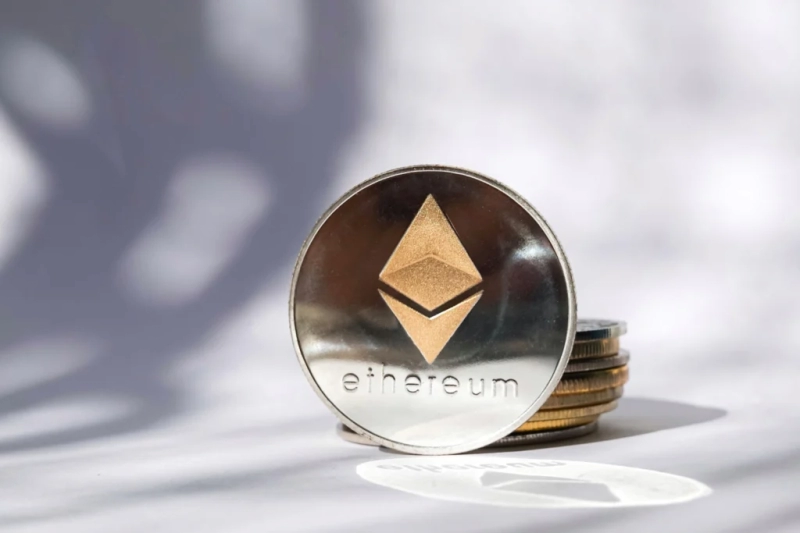 Ethereum exchange reserves on all exchanges crash to a new multi-year low