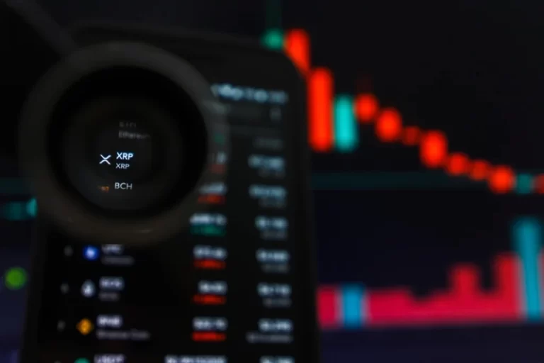 ripples-david-schwartz-says-heavy-content-filtering-weakens-protection-from-xrp-scams-7958832.webp